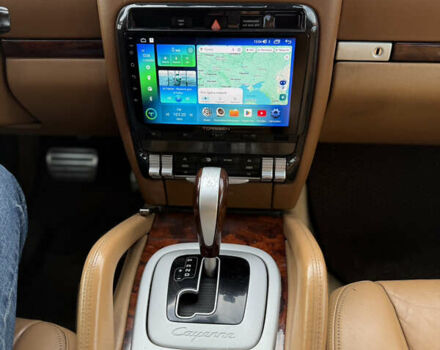 Сірий Порше Cayenne, об'ємом двигуна 4.8 л та пробігом 240 тис. км за 9300 $, фото 8 на Automoto.ua