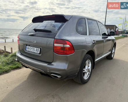 Сірий Порше Cayenne, об'ємом двигуна 4.8 л та пробігом 240 тис. км за 9300 $, фото 1 на Automoto.ua