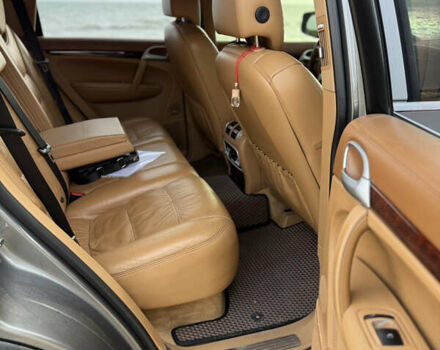 Сірий Порше Cayenne, об'ємом двигуна 4.8 л та пробігом 240 тис. км за 9300 $, фото 20 на Automoto.ua