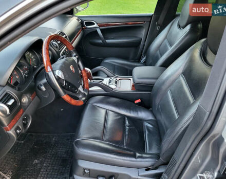 Сірий Порше Cayenne, об'ємом двигуна 3.6 л та пробігом 290 тис. км за 10500 $, фото 9 на Automoto.ua