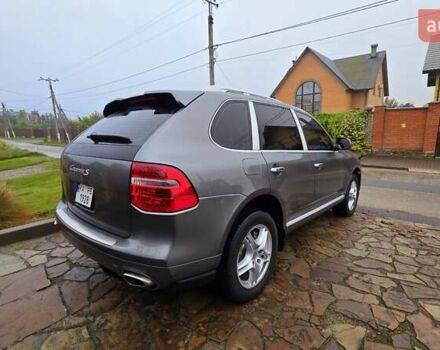 Сірий Порше Cayenne, об'ємом двигуна 4.8 л та пробігом 120 тис. км за 12000 $, фото 4 на Automoto.ua