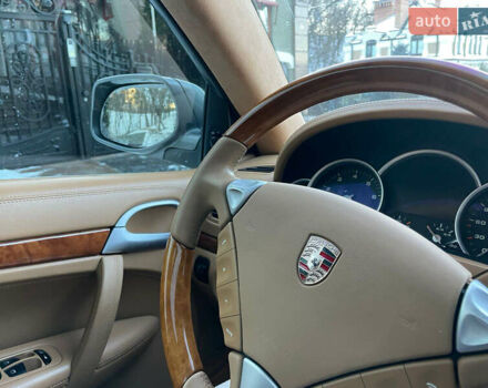 Сірий Порше Cayenne, об'ємом двигуна 4.8 л та пробігом 189 тис. км за 12500 $, фото 8 на Automoto.ua