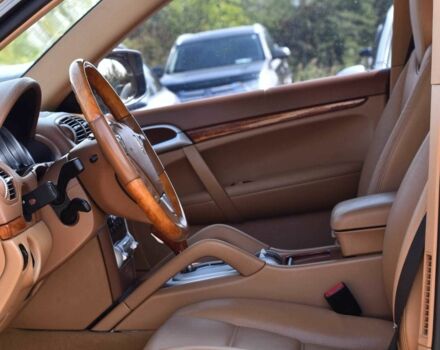 Сірий Порше Cayenne, об'ємом двигуна 4.8 л та пробігом 220 тис. км за 10200 $, фото 6 на Automoto.ua