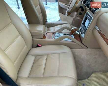 Сірий Порше Cayenne, об'ємом двигуна 4.8 л та пробігом 189 тис. км за 12500 $, фото 11 на Automoto.ua