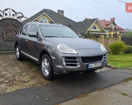 Сірий Порше Cayenne, об'ємом двигуна 4.8 л та пробігом 120 тис. км за 12000 $, фото 1 на Automoto.ua