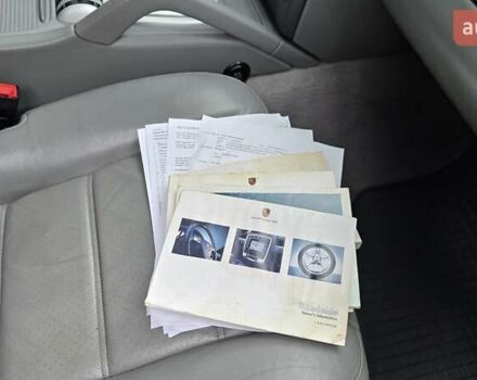 Сірий Порше Cayenne, об'ємом двигуна 4.8 л та пробігом 120 тис. км за 12000 $, фото 23 на Automoto.ua