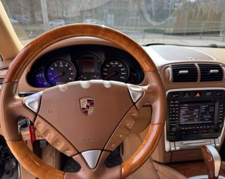 Серый Порше Каен, объемом двигателя 3.6 л и пробегом 177 тыс. км за 12500 $, фото 12 на Automoto.ua