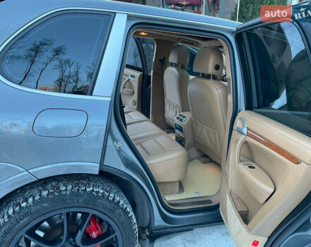 Сірий Порше Cayenne, об'ємом двигуна 4.8 л та пробігом 189 тис. км за 12500 $, фото 21 на Automoto.ua