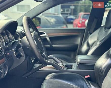 Сірий Порше Cayenne, об'ємом двигуна 4.8 л та пробігом 218 тис. км за 9900 $, фото 7 на Automoto.ua