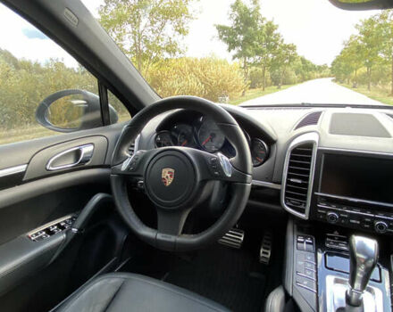 Сірий Порше Cayenne, об'ємом двигуна 4.8 л та пробігом 170 тис. км за 17000 $, фото 16 на Automoto.ua