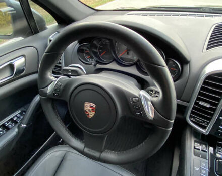 Сірий Порше Cayenne, об'ємом двигуна 4.8 л та пробігом 170 тис. км за 17000 $, фото 19 на Automoto.ua