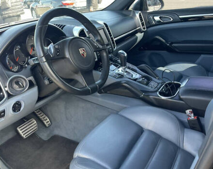 Сірий Порше Cayenne, об'ємом двигуна 4.81 л та пробігом 142 тис. км за 14500 $, фото 10 на Automoto.ua