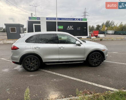 Серый Порше Каен, объемом двигателя 4.8 л и пробегом 108 тыс. км за 17500 $, фото 3 на Automoto.ua
