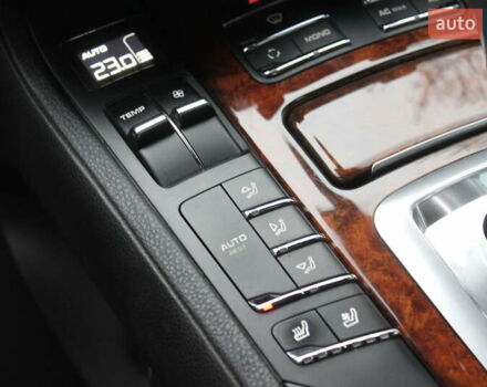 Сірий Порше Cayenne, об'ємом двигуна 4.81 л та пробігом 84 тис. км за 24999 $, фото 44 на Automoto.ua