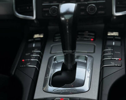 Серый Порше Каен, объемом двигателя 3 л и пробегом 220 тыс. км за 23999 $, фото 22 на Automoto.ua