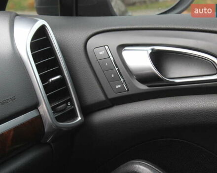 Сірий Порше Cayenne, об'ємом двигуна 4.81 л та пробігом 84 тис. км за 24999 $, фото 48 на Automoto.ua