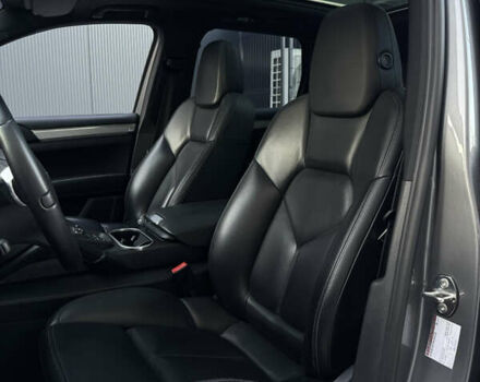 Серый Порше Каен, объемом двигателя 3 л и пробегом 220 тыс. км за 25999 $, фото 31 на Automoto.ua