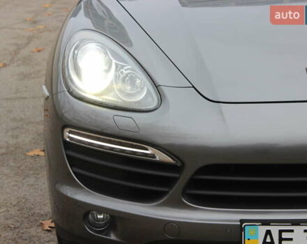 Сірий Порше Cayenne, об'ємом двигуна 4.81 л та пробігом 84 тис. км за 24999 $, фото 18 на Automoto.ua