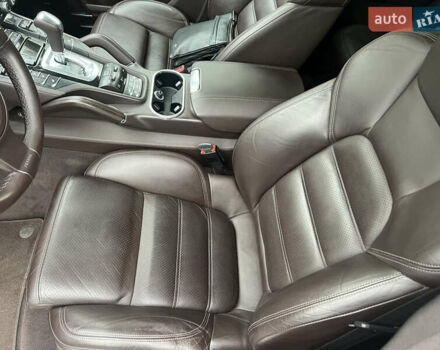 Серый Порше Каен, объемом двигателя 4.8 л и пробегом 108 тыс. км за 17500 $, фото 16 на Automoto.ua