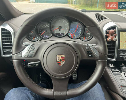 Серый Порше Каен, объемом двигателя 4.8 л и пробегом 108 тыс. км за 17500 $, фото 19 на Automoto.ua