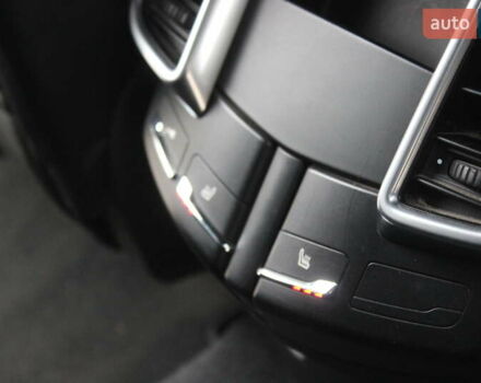 Сірий Порше Cayenne, об'ємом двигуна 4.81 л та пробігом 84 тис. км за 24999 $, фото 32 на Automoto.ua