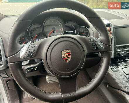 Серый Порше Каен, объемом двигателя 4.8 л и пробегом 108 тыс. км за 17500 $, фото 17 на Automoto.ua