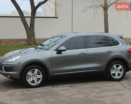 Сірий Порше Cayenne, об'ємом двигуна 4.81 л та пробігом 84 тис. км за 24999 $, фото 16 на Automoto.ua