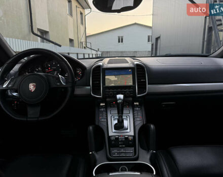 Серый Порше Каен, объемом двигателя 3 л и пробегом 220 тыс. км за 25999 $, фото 27 на Automoto.ua