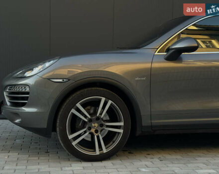 Серый Порше Каен, объемом двигателя 3 л и пробегом 220 тыс. км за 25999 $, фото 6 на Automoto.ua