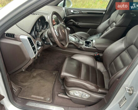 Серый Порше Каен, объемом двигателя 4.8 л и пробегом 108 тыс. км за 17500 $, фото 15 на Automoto.ua