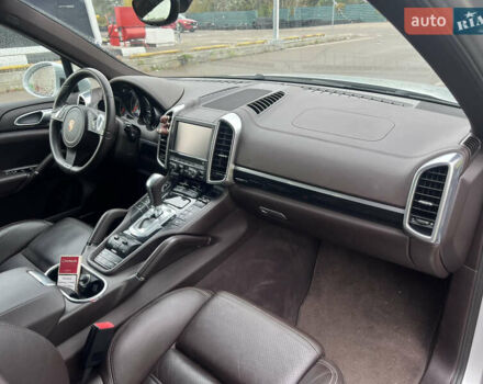 Серый Порше Каен, объемом двигателя 4.8 л и пробегом 108 тыс. км за 17500 $, фото 13 на Automoto.ua