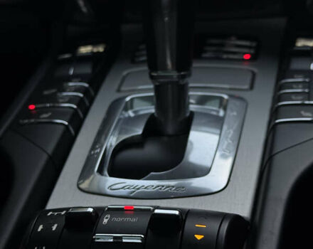 Серый Порше Каен, объемом двигателя 3 л и пробегом 220 тыс. км за 23999 $, фото 23 на Automoto.ua