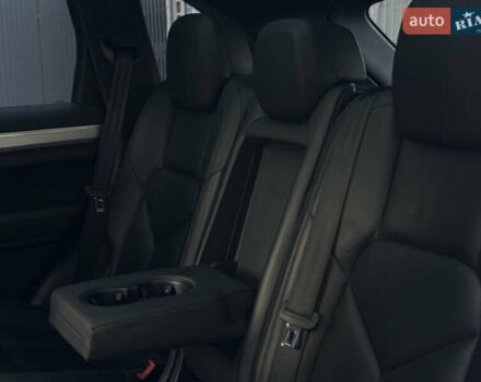 Серый Порше Каен, объемом двигателя 3 л и пробегом 220 тыс. км за 25999 $, фото 39 на Automoto.ua