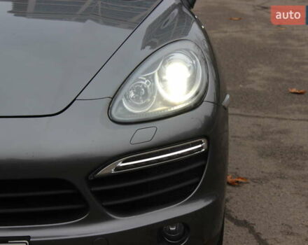 Сірий Порше Cayenne, об'ємом двигуна 4.81 л та пробігом 84 тис. км за 24999 $, фото 19 на Automoto.ua