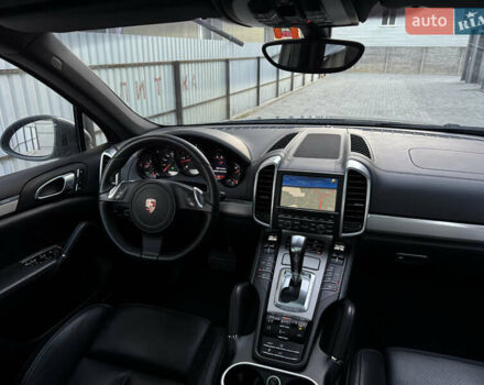 Серый Порше Каен, объемом двигателя 3 л и пробегом 220 тыс. км за 25999 $, фото 26 на Automoto.ua
