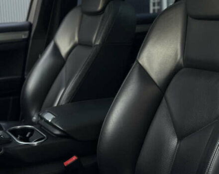 Серый Порше Каен, объемом двигателя 3 л и пробегом 220 тыс. км за 23999 $, фото 32 на Automoto.ua