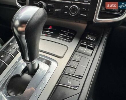 Серый Порше Каен, объемом двигателя 4.81 л и пробегом 235 тыс. км за 16990 $, фото 25 на Automoto.ua