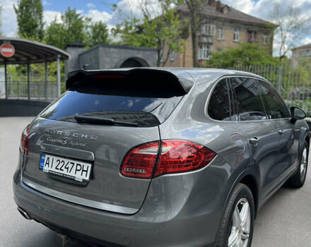Серый Порше Каен, объемом двигателя 3 л и пробегом 220 тыс. км за 24000 $, фото 6 на Automoto.ua
