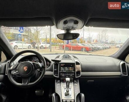 Серый Порше Каен, объемом двигателя 4.81 л и пробегом 235 тыс. км за 15490 $, фото 11 на Automoto.ua