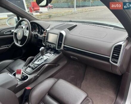 Серый Порше Каен, объемом двигателя 0 л и пробегом 107 тыс. км за 22800 $, фото 18 на Automoto.ua