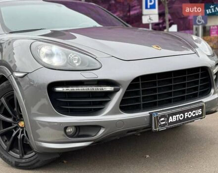 Серый Порше Каен, объемом двигателя 4.81 л и пробегом 235 тыс. км за 16990 $, фото 1 на Automoto.ua