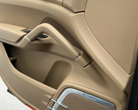 Серый Порше Каен, объемом двигателя 3 л и пробегом 220 тыс. км за 24000 $, фото 16 на Automoto.ua