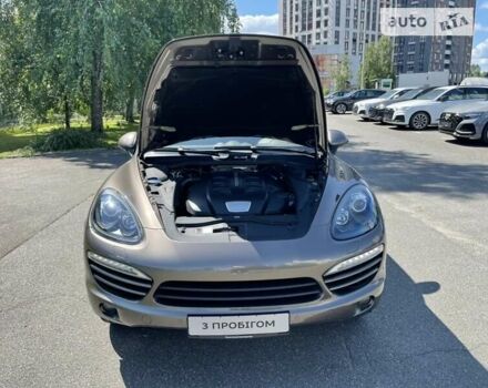 Сірий Порше Cayenne, об'ємом двигуна 3 л та пробігом 162 тис. км за 33000 $, фото 4 на Automoto.ua