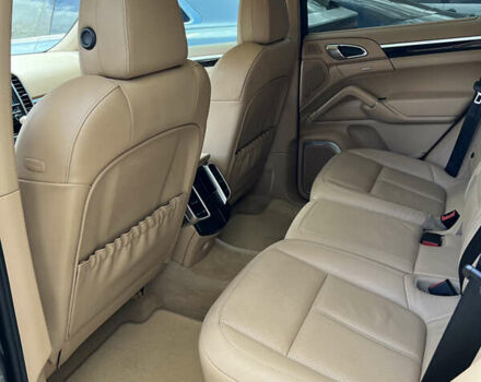 Серый Порше Каен, объемом двигателя 3 л и пробегом 220 тыс. км за 24000 $, фото 11 на Automoto.ua