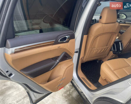 Серый Порше Каен, объемом двигателя 2.97 л и пробегом 223 тыс. км за 23800 $, фото 43 на Automoto.ua