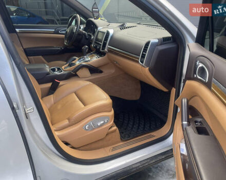 Серый Порше Каен, объемом двигателя 2.97 л и пробегом 223 тыс. км за 23800 $, фото 32 на Automoto.ua