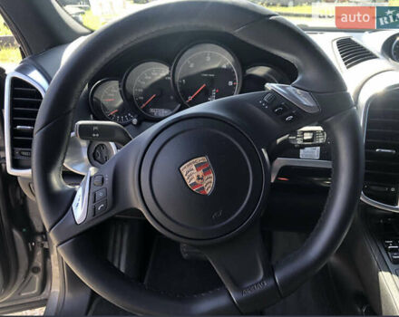 Серый Порше Каен, объемом двигателя 3 л и пробегом 380 тыс. км за 25900 $, фото 9 на Automoto.ua