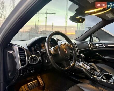 Серый Порше Каен, объемом двигателя 3 л и пробегом 193 тыс. км за 16700 $, фото 40 на Automoto.ua