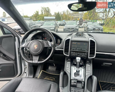 Серый Порше Каен, объемом двигателя 2.97 л и пробегом 239 тыс. км за 21500 $, фото 21 на Automoto.ua