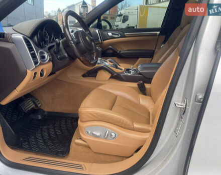 Серый Порше Каен, объемом двигателя 2.97 л и пробегом 223 тыс. км за 23800 $, фото 48 на Automoto.ua